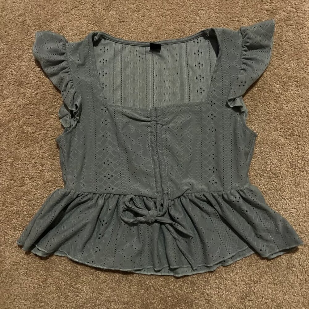 SHEIN Women’s Green Butterfly Sleeve Peplum Cropped Top‎